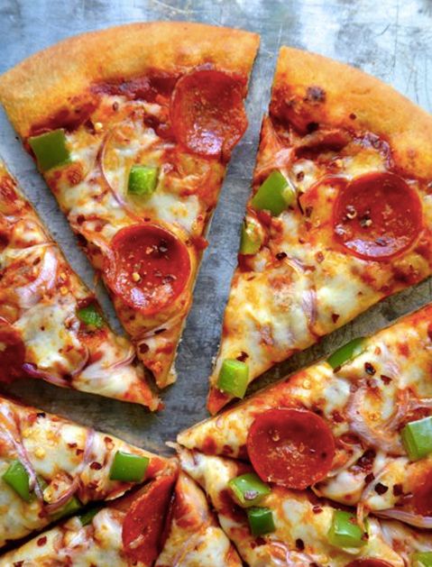 Pizza hải sản: Cách thực hiện pizza thủy hải sản rét giòn bên trên nhà